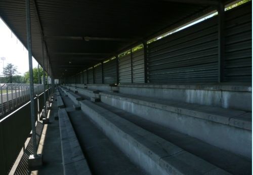 http://www.leballonrond.fr/img/estadios/220/57220_ori_stade_de_la_colombiere.jpg