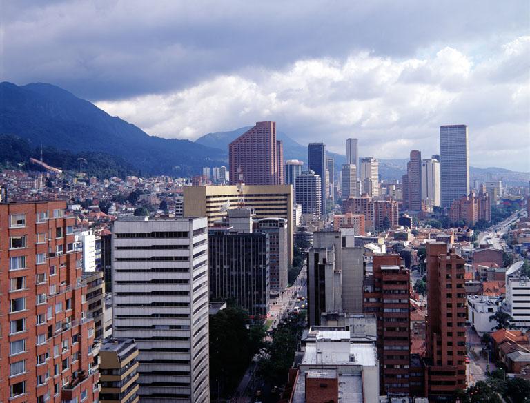 http://www.leballonrond.fr/img/locais/020/36020_ori_bogota.jpg