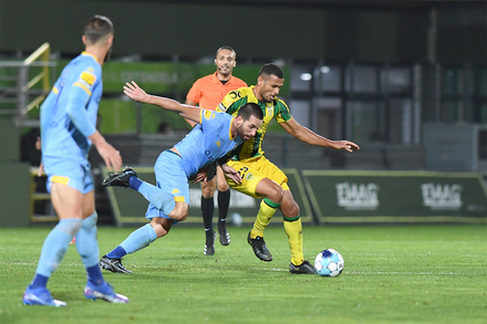 Liga Bwin Tondela X Estoril Photos Leballonrond Fr