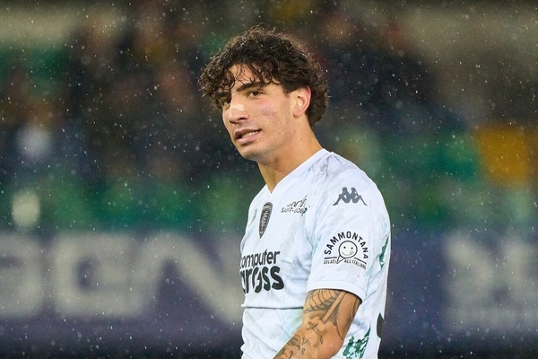 Naples annonce la signature du jeune dfenseur