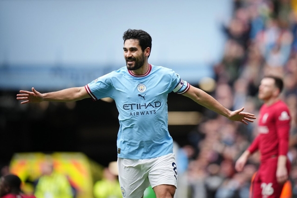 Gundogan rejette Galatasaray : Je suis trs heureux  Manchester City