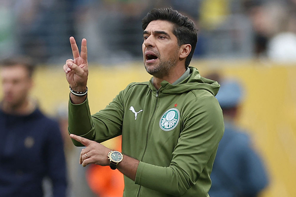 Abel regrette les occasions manques contre Porto : 'C'est le football, celui qui marque g...