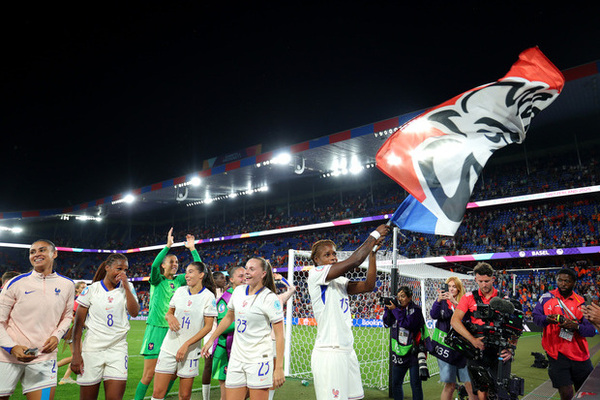 La France domine les Pays-Bas dans un match lectrisant de l'Euro fminin