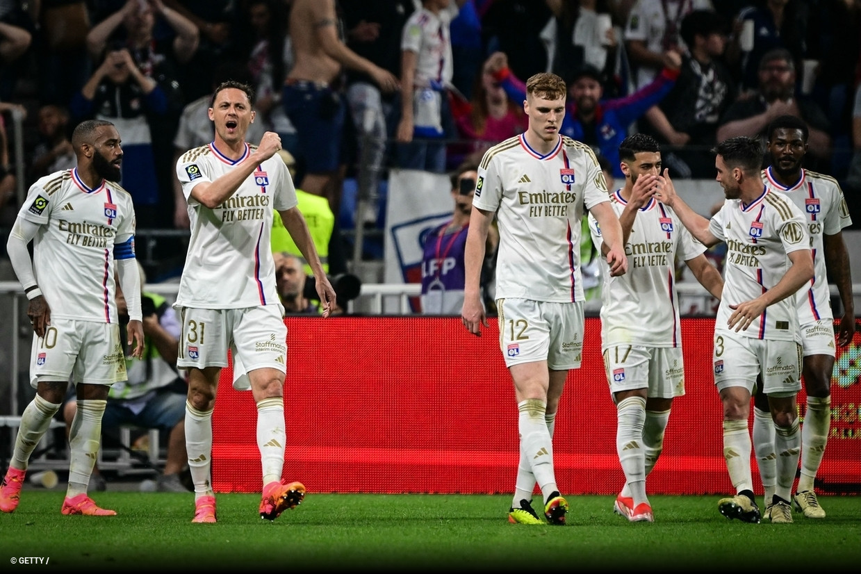 Le Lyon remporte un match fou dans les arrts de jeu et anime la lutte pour l'Europe