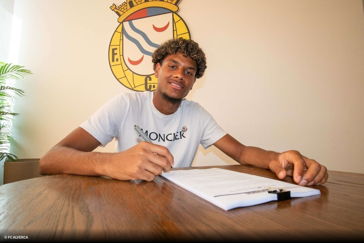 FC Alverca annonce l'arrive d'un dfenseur central franais